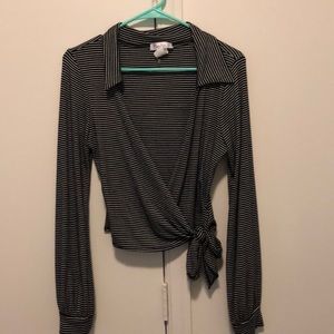 Deep cut long sleeve crop top